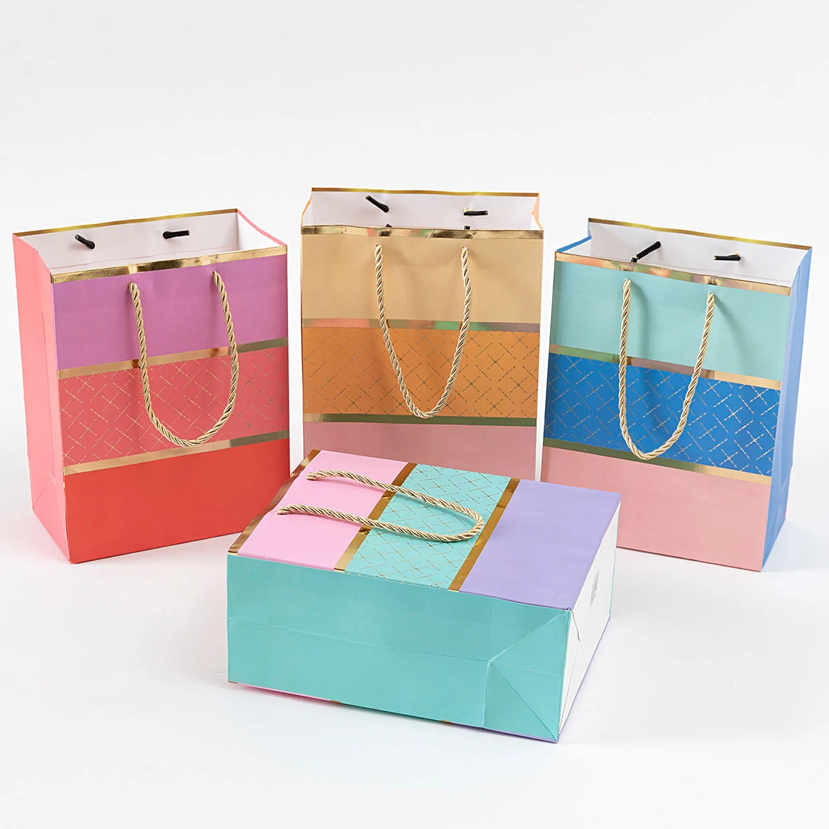 Luxury Nature Pattern Paper Gift Bags Wholesale China Manufacturer OEM Custom