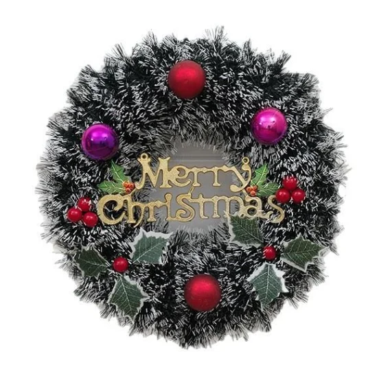 Wholesale Reusable Christmas Wreath with Red Berries from China Supplier